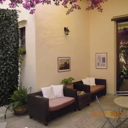 Art Deco Bed & Breakfast